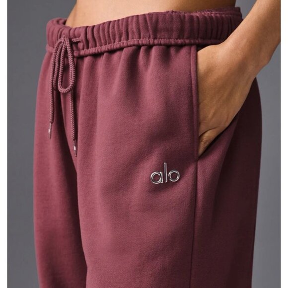 Alo Accolade Straight Leg Sweatpant NWT Burgundy Truffle - Picture 5 of 5